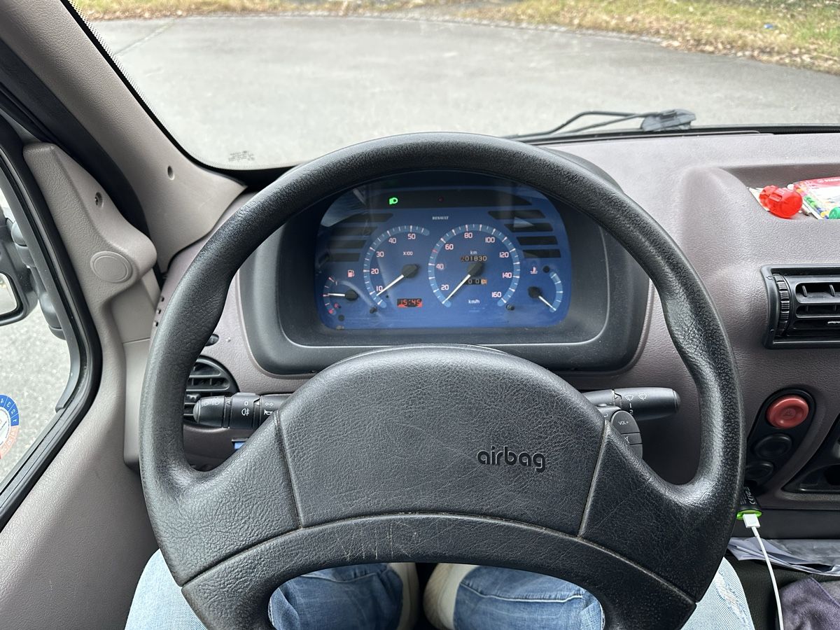 Renault Veicoli commerciali: RENAULT Master T35 2.8tDi – Usato da Staad SG venduto da Leccese87 8