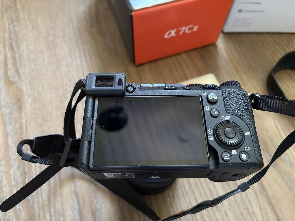 Sony Fotocamera: Sony a7cii mit sigma 28-70mm f2.8 – Usato da Bern venduto da Laurin008 2