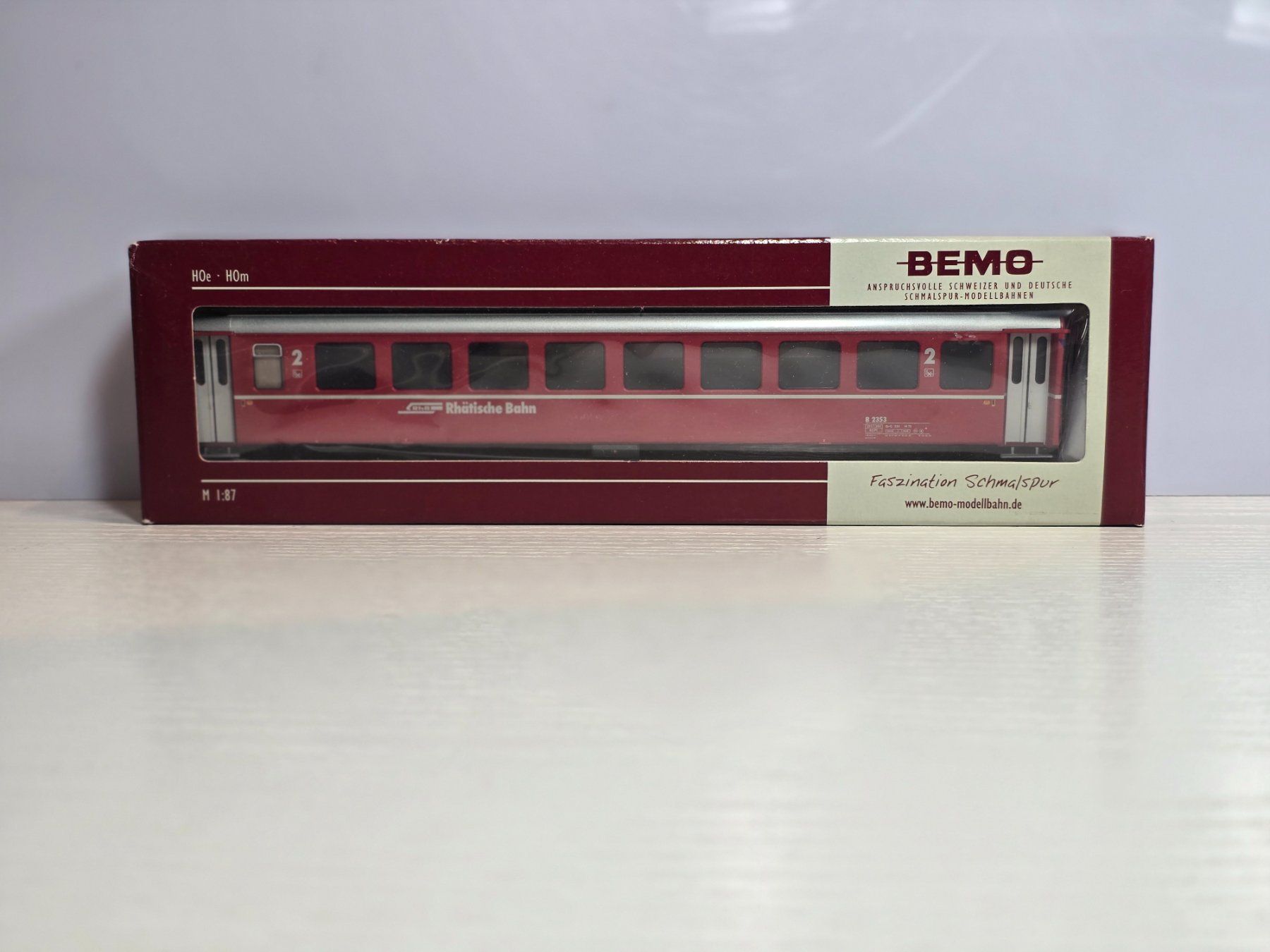 Bemo Modellini di ferrovie: Bemo, 3250153, RhB, B 2353, Einheitswagen I, refit, Vitrine – Nuovo (secondo la descrizione) da Kloten venduto da Nicola2