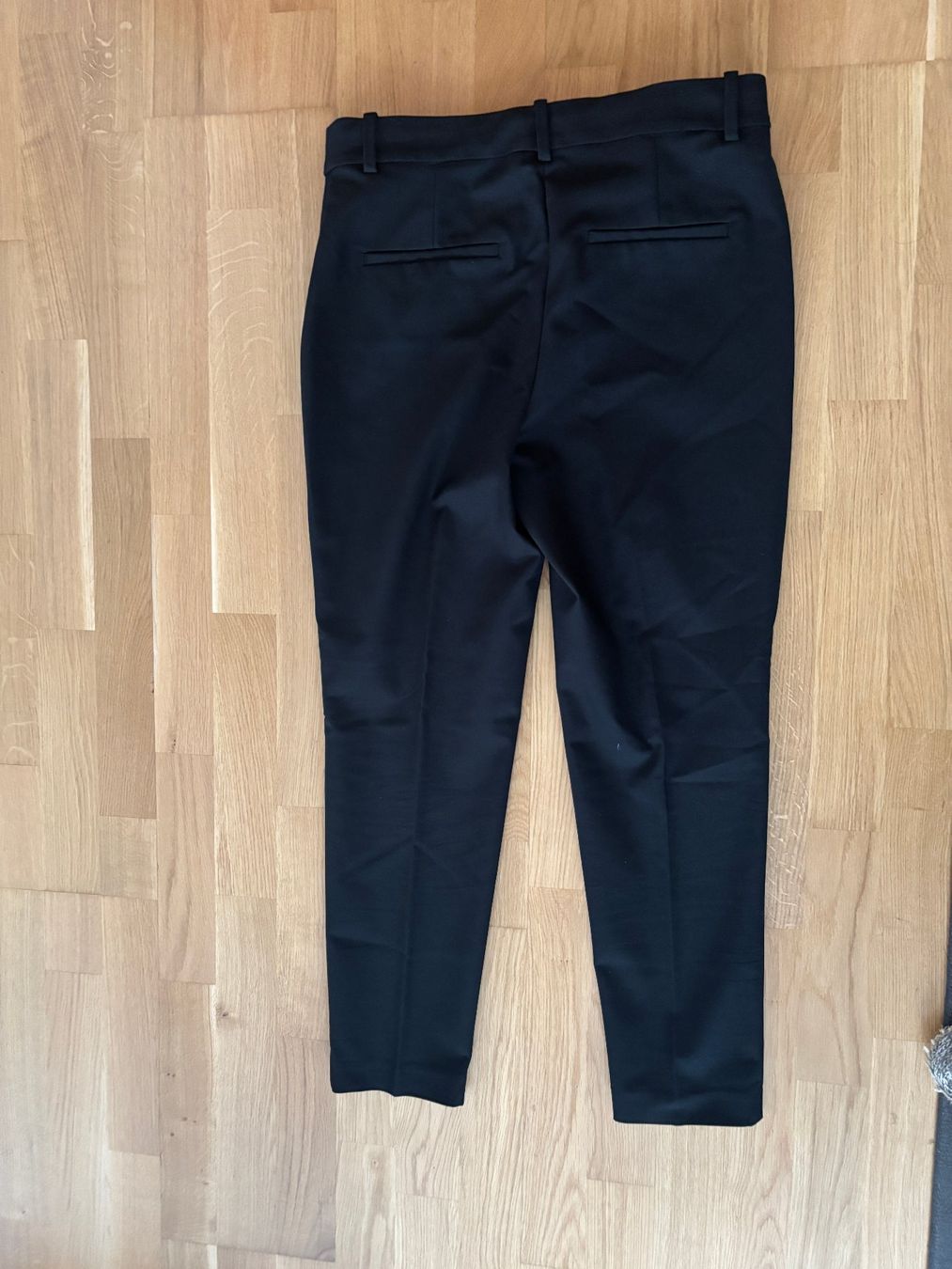 H&M Pantaloni: Schwarze Hose von H&M Gr. 42, neu – Nuovo (secondo la descrizione) da Gossau SG venduto da Gusho 3