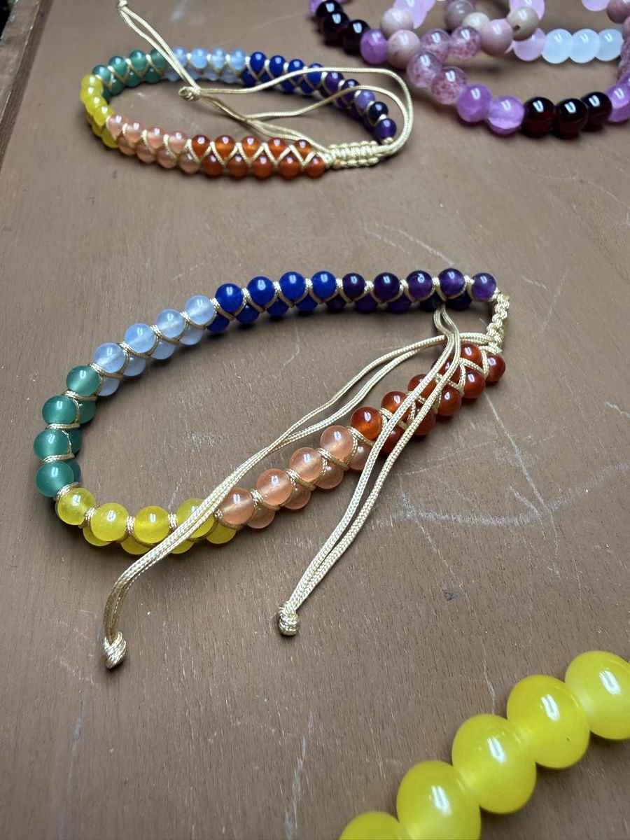 Armbänder & -reifen: Chakra bracelets gemstone bead set new 9 units – Neu und originalverpackt aus Wald ZH von Carloiten