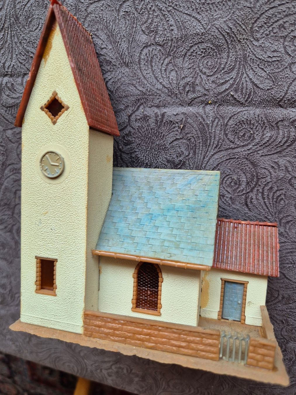 Faller Modelleisenbahnen: einfache Dorfkirche von Faller H0 – Gebraucht aus Bibern SH von streunekater