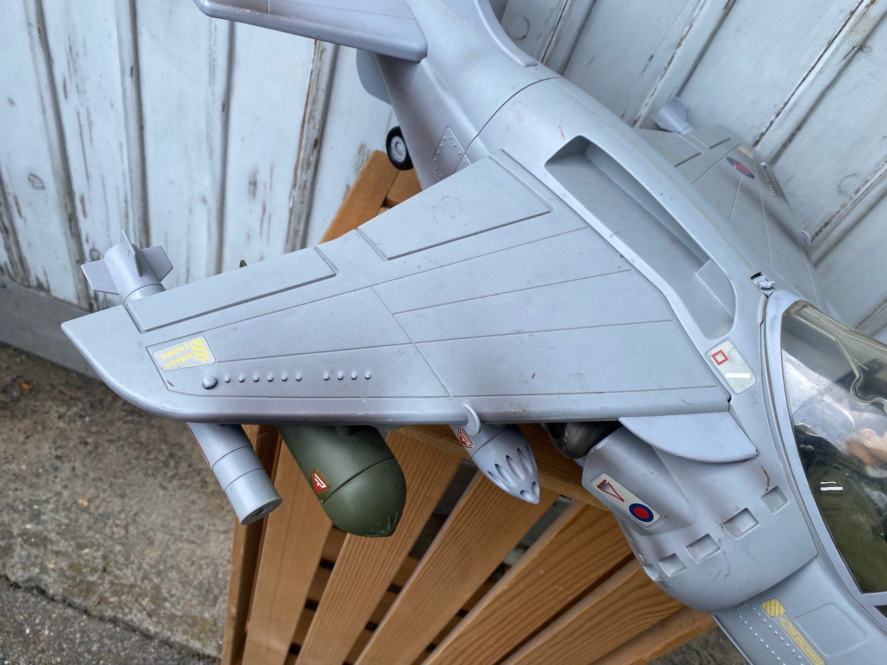 Kit di modellismo & Modellini statici: China Modllflugzeug Kampfbomber – Usato da Zürich venduto da Pyramid1