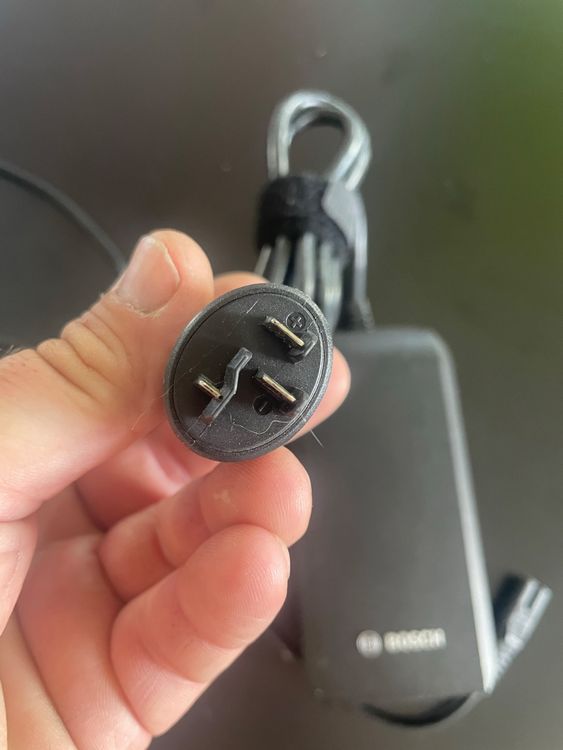 BOSCH eBike Battery Charger 362/100240 0275007915 BCS230 Kaufen auf Ricardo