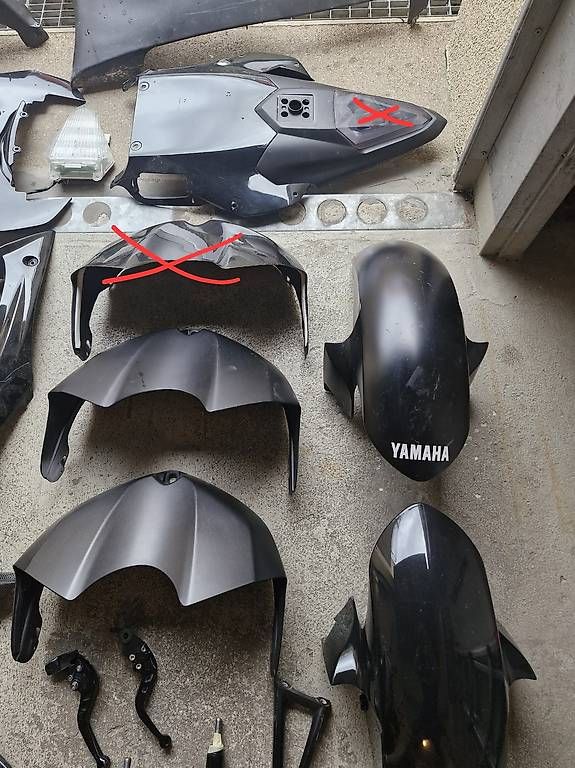 Tutti i ricambio per moto: Yamaha R6 RJ15 pezzi / teile – Usato da Giubiasco venduto da acbelli 2