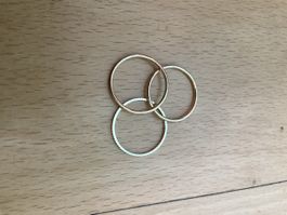 Drei Ringe Set Goldfarben schlicht strukturiert ungetragen