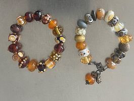 2 Wunderschöne Armbänder mit Glasperlen
