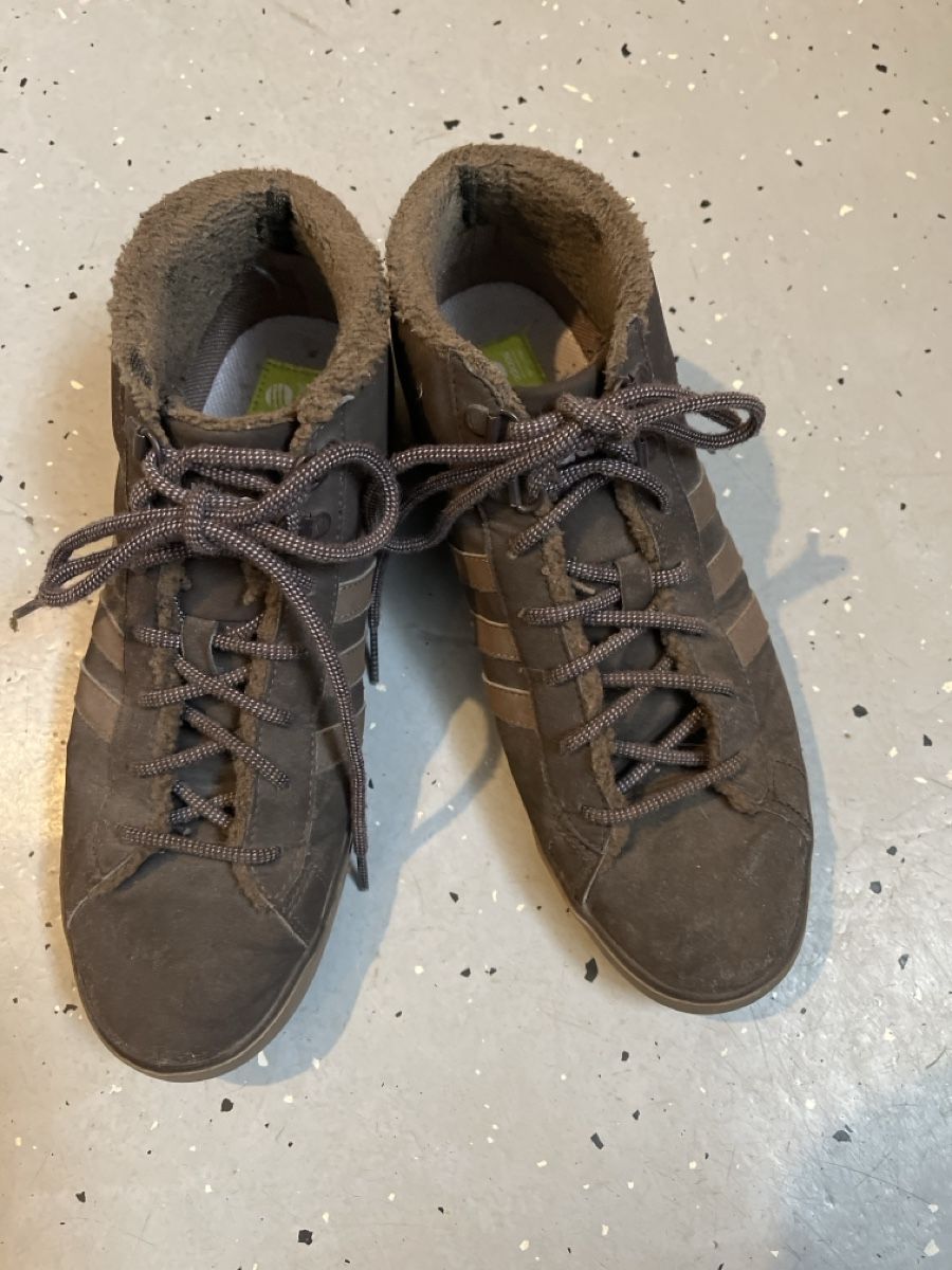 Adidas Scarpe da uomo: Braune Adidas Schuhe Grösse 40 – Usato da Wiggen venduto da Zauber_fee 2