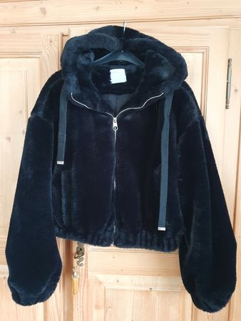 Bershka Flauschjacke Gr. S