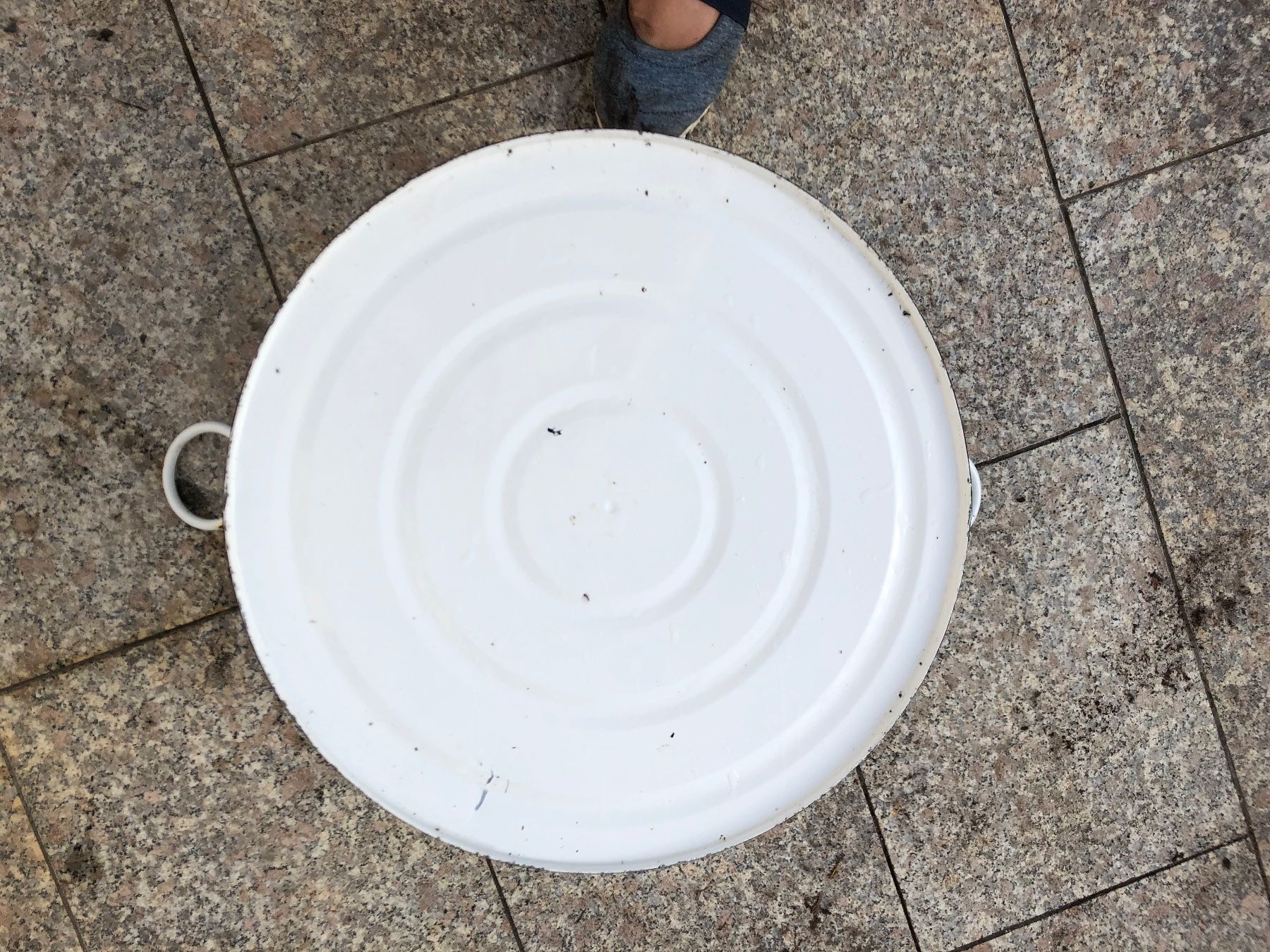Töpfe: Weisses Zinkeimerli, Vintage, Durchmesser 50 cm. – Gebraucht aus Arlesheim von leyRum4.5 2