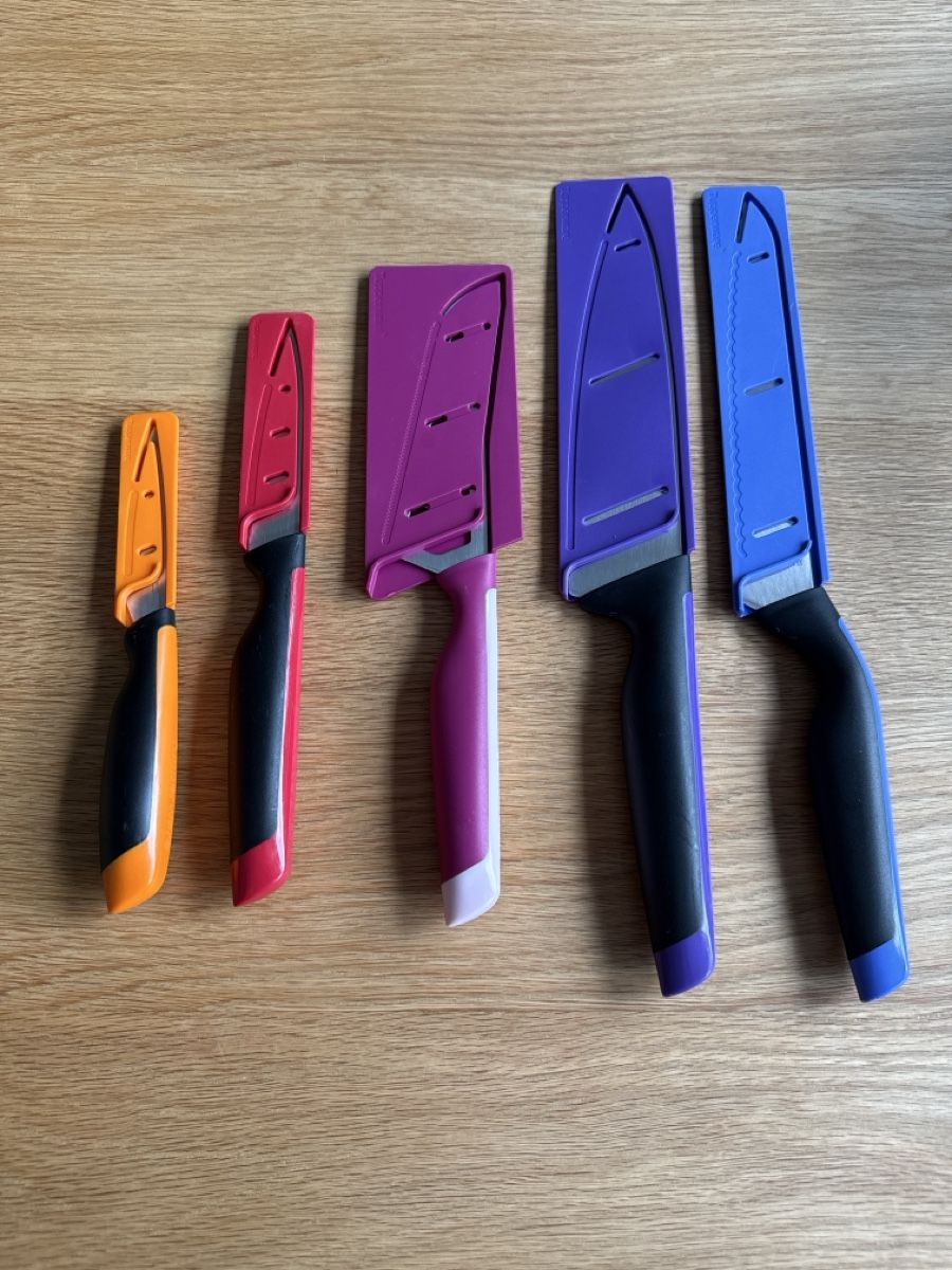 Tupperware Coltelli da cucina: Tupperware Messerset – Nuovo (secondo la descrizione) da Schiers venduto da ganmor
