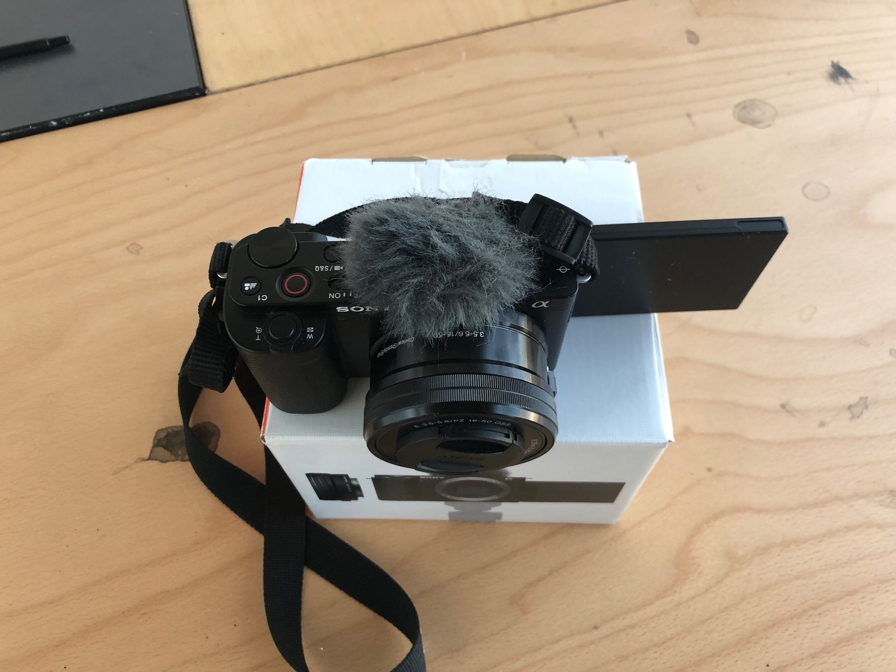 Sony Kamera: Sony Kamera ZV-E10 – Neu (gemäss Beschreibung) aus Zürich von zoe_x9mv 2