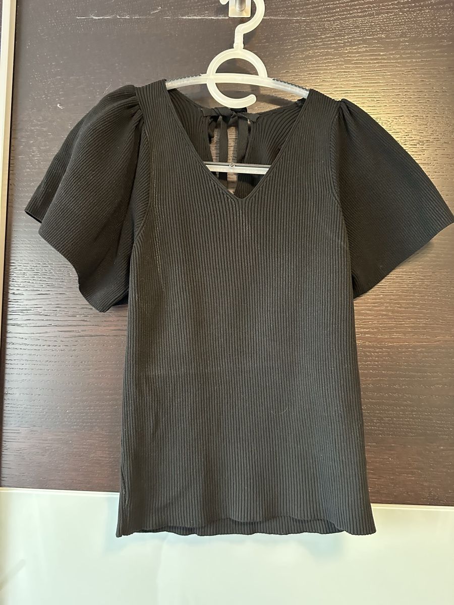 Vero Moda T-shirt: Schwarzes Shirt mit Puffärmel Gr.L Vero Moda – Nuovo (secondo la descrizione) da Altendorf venduto da Eastwick4