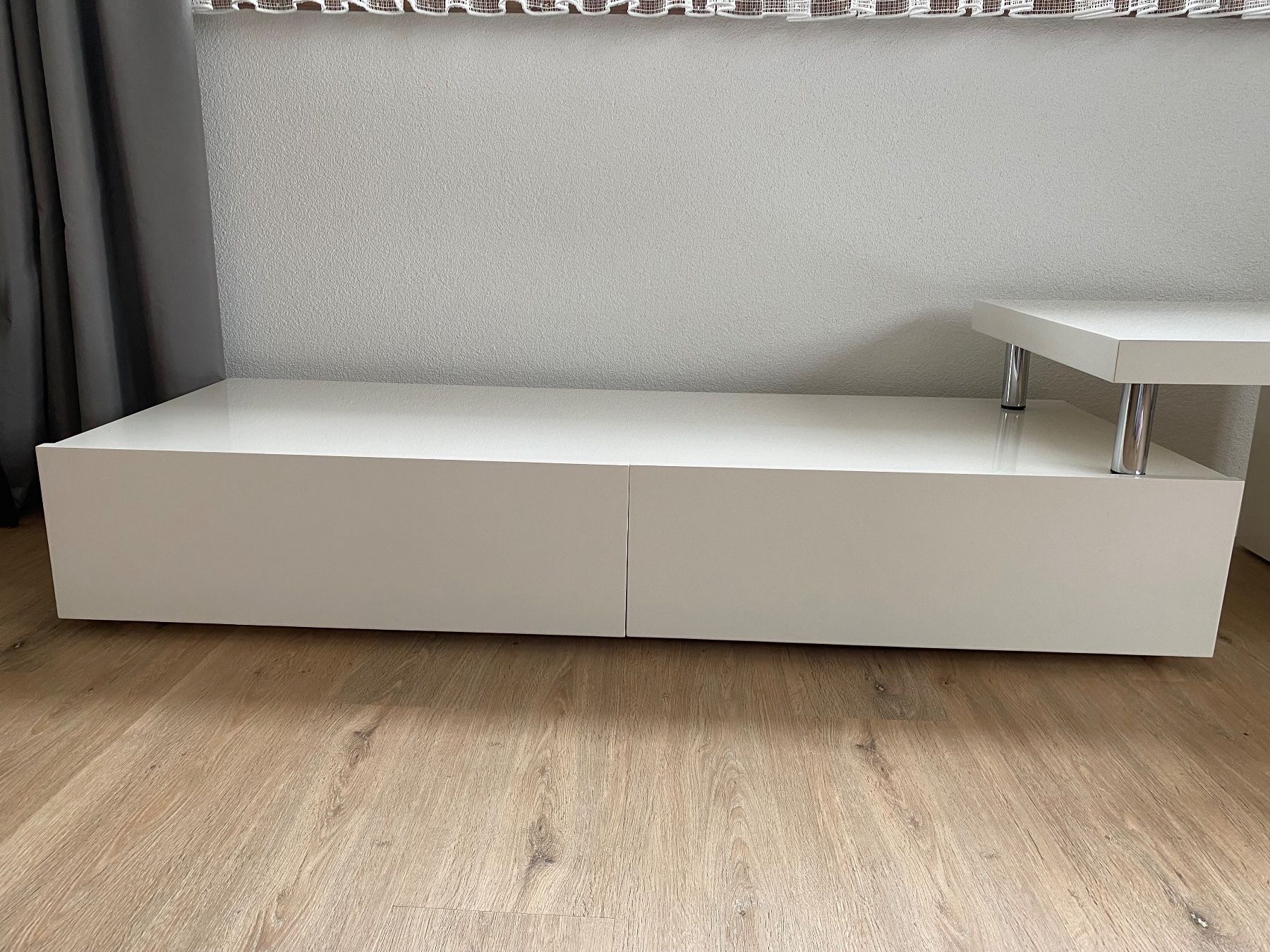 Mobili TV: Sideboard 2 Teile Hochglanz weiss mit 2 Schubladen – Usato da Appenzell Meistersrüte venduto da zongabolla 2