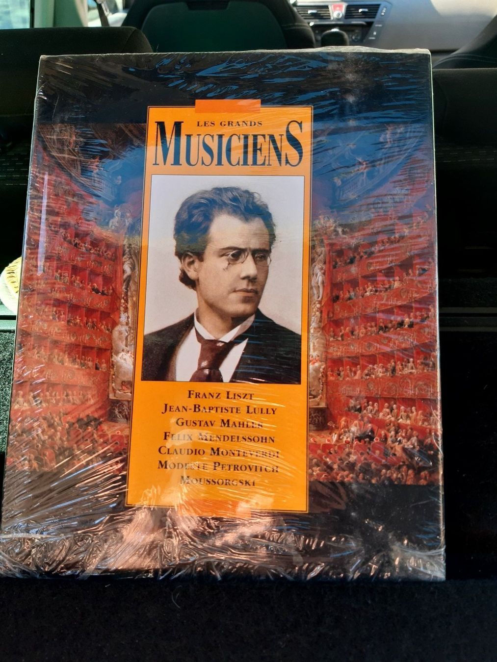 Libri: Livre les grands musiciens – Nuovo e nell'imballaggio originale da Le locle venduto da juliensaran