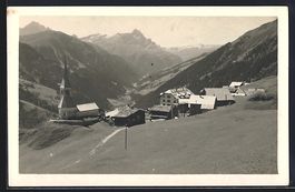 AK Tenna, Kurhaus Alpenblick mit Kirche