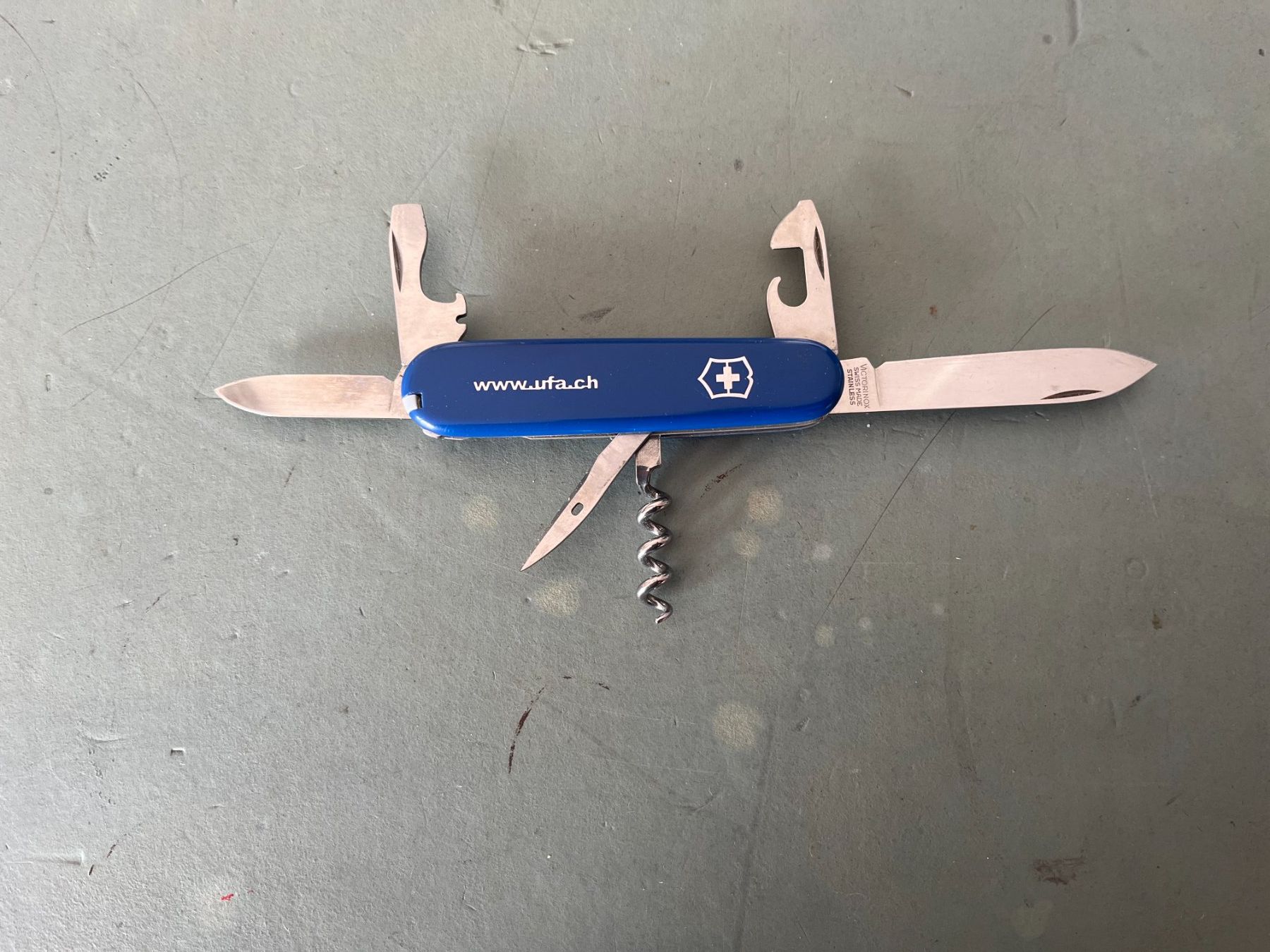 Victorinox Coltelli tascabile: Victorinox Werbemesser blau – Usato da Dintikon venduto da Redgar58