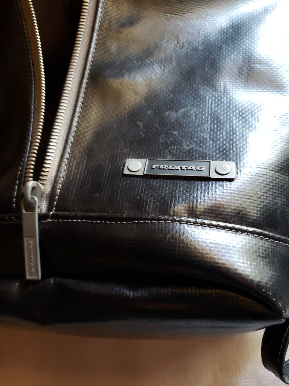 Freitag Rucksäcke: Freitag Woolf, Rucksack, Reference R123, schwarz – Gebraucht aus Loveresse von Gloveresse 6