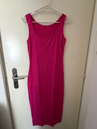Robe moulante rose fuchsia taille S état neuf