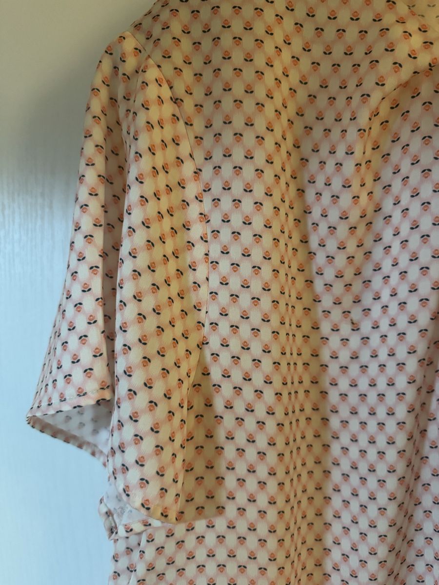 Camicette: Sommerbluse Gr. 48, hell mit Blumenmuster, Top Zustand – Usato da Regensdorf venduto da Kaffeekanne2106 2