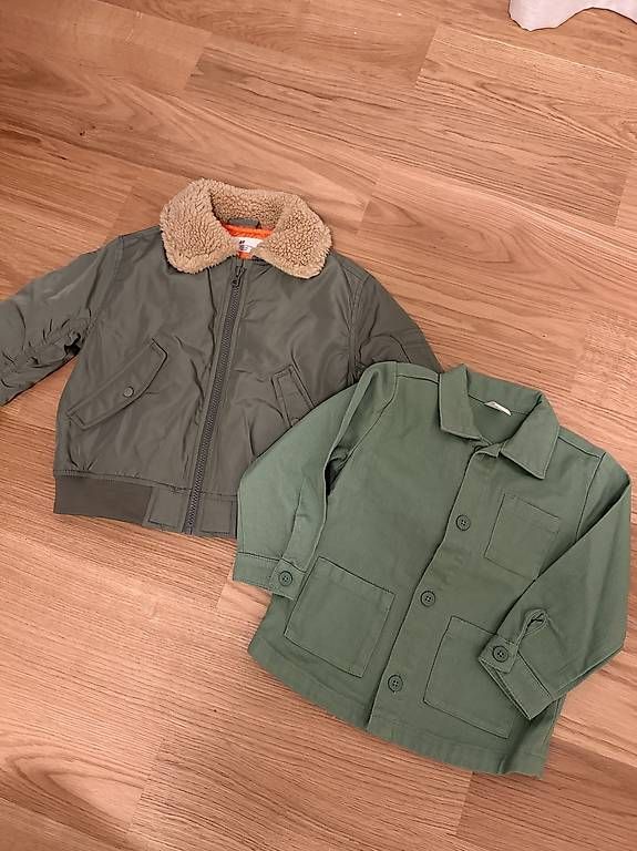 Lotti & Set di vestiti: Kleidungspaket – Usato da Ennetbürgen venduto da Jvek