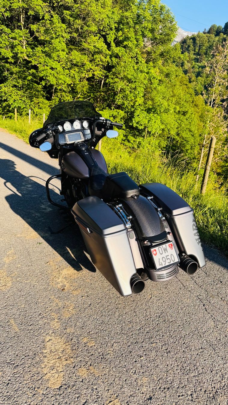 Harley-Davidson Touring: Street Glide 103 Stage 2 – Usato da Sarnen venduto da b.88 3