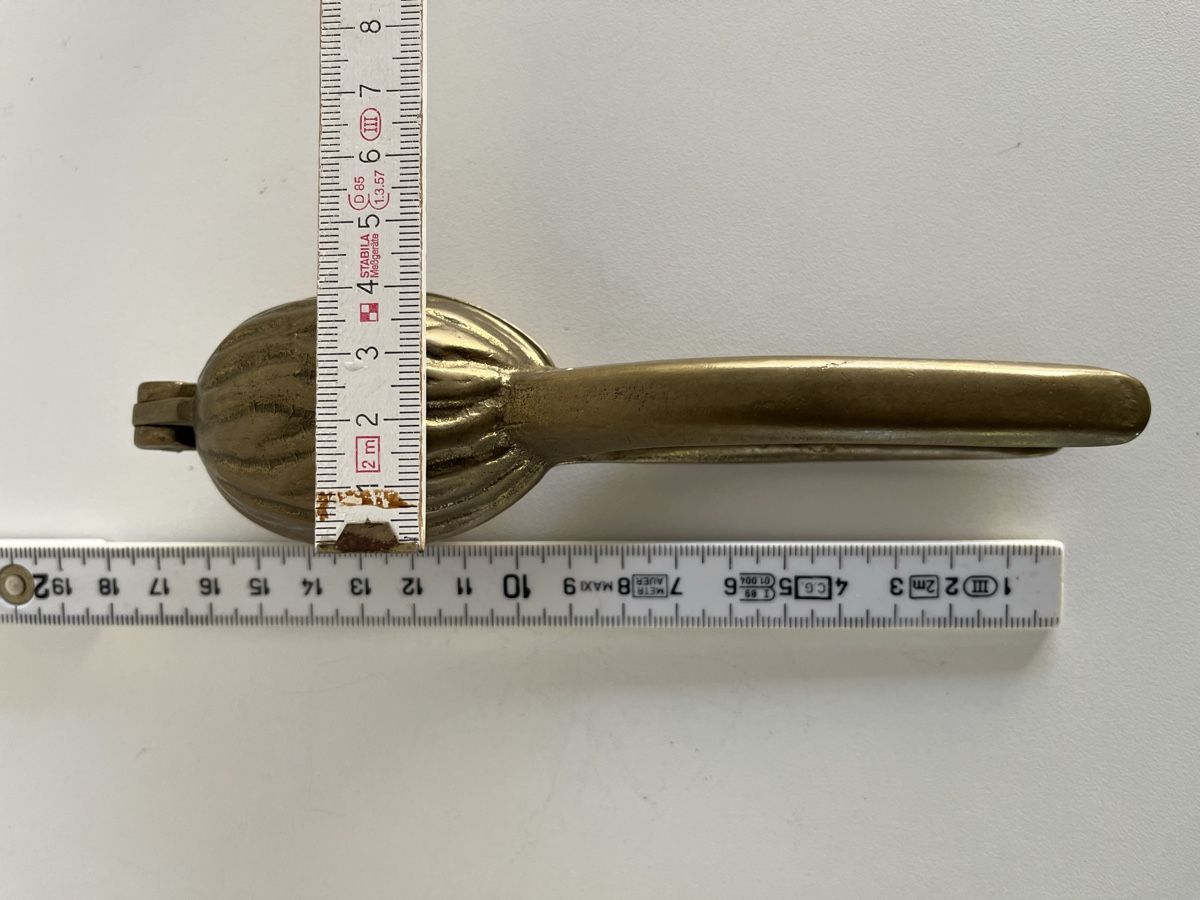 Elettrodomestici da cucina: Vintage Nussknacker aus Messing  – Usato da Wetzikon ZH venduto da seli03 6
