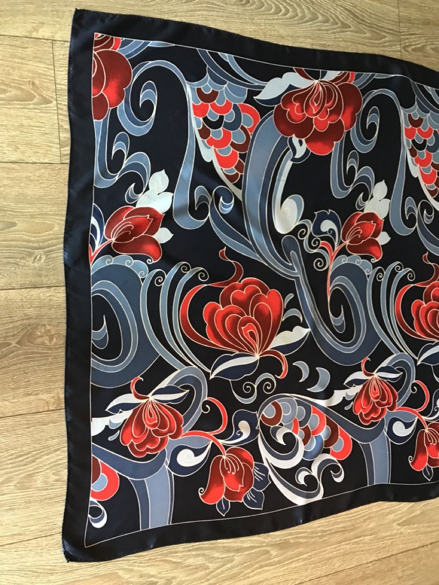Foulards, Tücher & Schals: Frangi foulard en soie – Gebraucht aus Grimisuat von eliseba88 2
