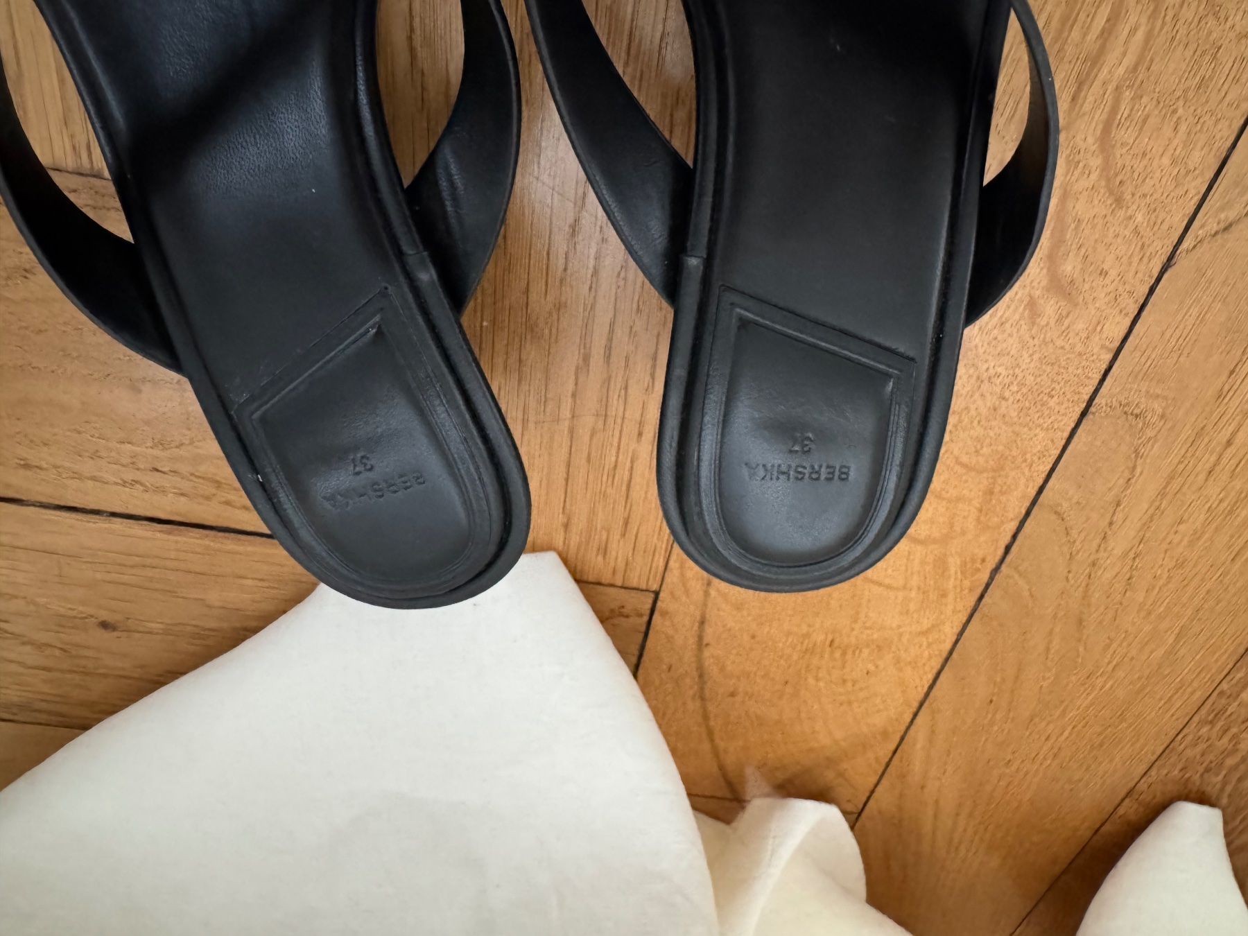 Bershka Scarpe da donna: FLIPFLOP HEELS BERSHKA – Usato da basel venduto da ann_fly9 3