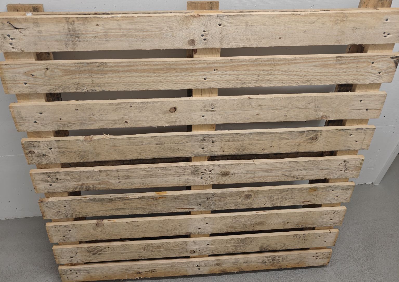 Pallets: Holzpalette Europalette gebraucht GRATIS – Usato da Zürich venduto da lmd_n7lx