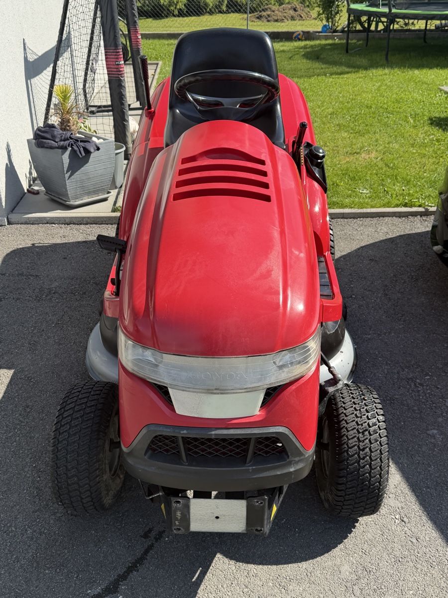 Honda Tagliaerba: Rasentraktor Honda HF 2417 – Usato da Uttigen venduto da huki123 2