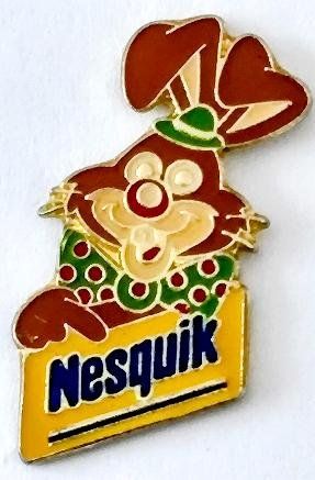 Plaketten & Abzeichen: Nesquik  Pin – Gebraucht aus Pfäffikon ZH von Colacity