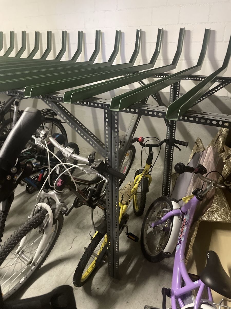 Rateliers à velo: Velo ständer für ca.50 Velo – D'occasion à Elgg par M-A-C 1