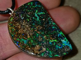 Grosser natürlicher australischer Boulder Opal Anhänger