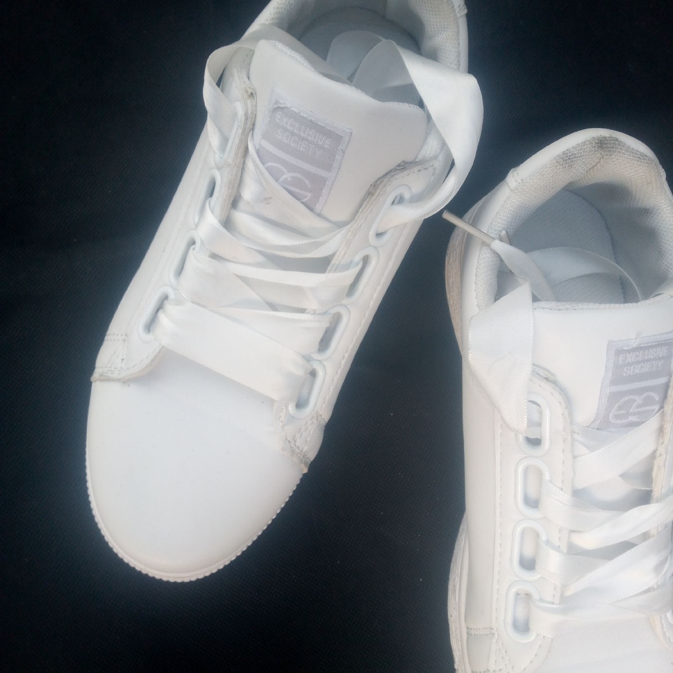 Scarpe da donna: Weisse Sneaker Exclusive Society Gr. 37 – Usato da Luzern venduto da toenu23 3