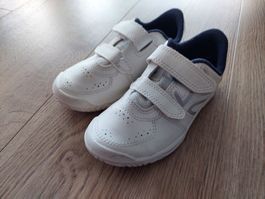 Hallenschuhe Gr 26 von Decathlon