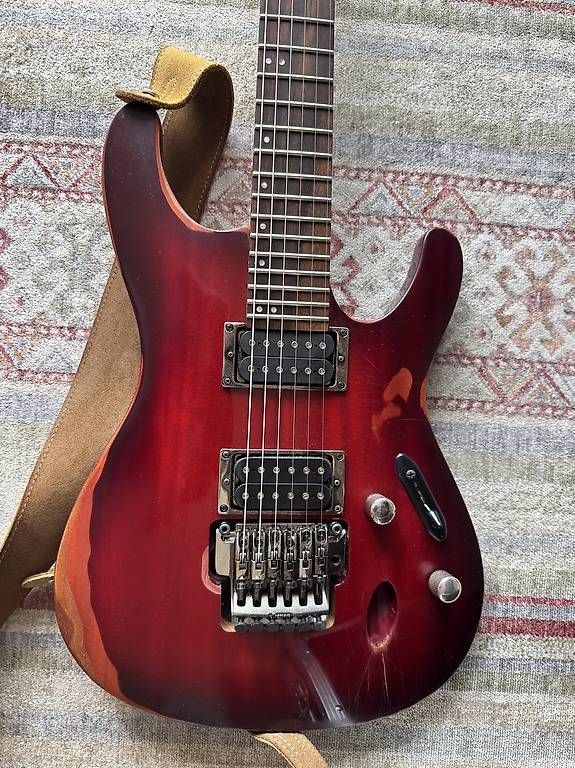 Strumenti musicali: Ibanez s520 relic – Usato da Blonay venduto da Hadja