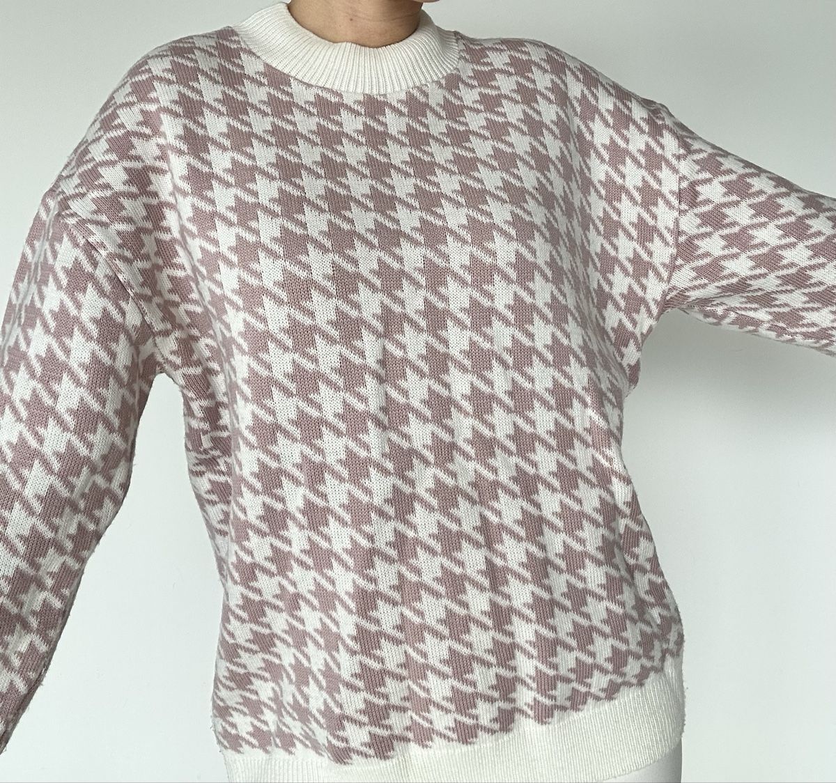 Maglioni & Felpe: Kuscheliger Strickpullover in Rosa-weiss – Usato da Uzwil venduto da Zhenia17