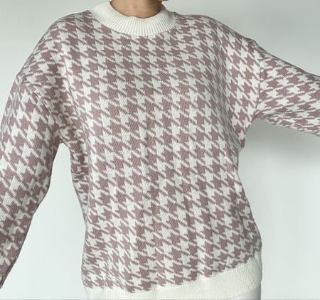 Kuscheliger Strickpullover in Rosa-weiss