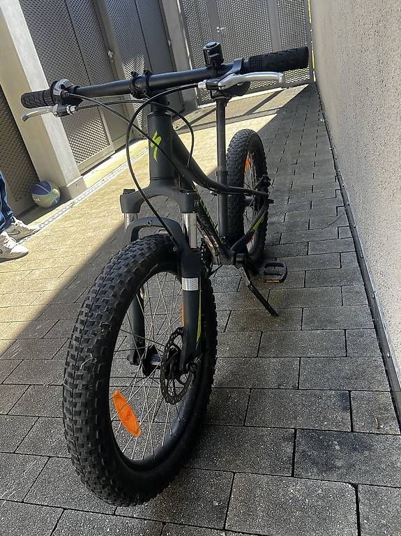 Specialized Velos: Specialized Kinder-Mountainbike – Gebraucht aus Hünenberg von dar_6nqz 3