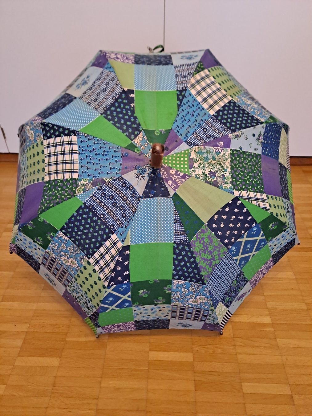 Ombrelli: Regenschirm – Usato da Münchenbuchsee venduto da lanereal