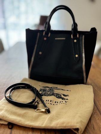 Burberry Handtasche schwarz-gold