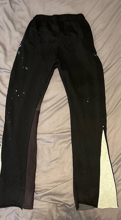 MNML Hosen: Flared Jogginghose – Neu (gemäss Beschreibung) aus Näfels von edi_9yyf 1