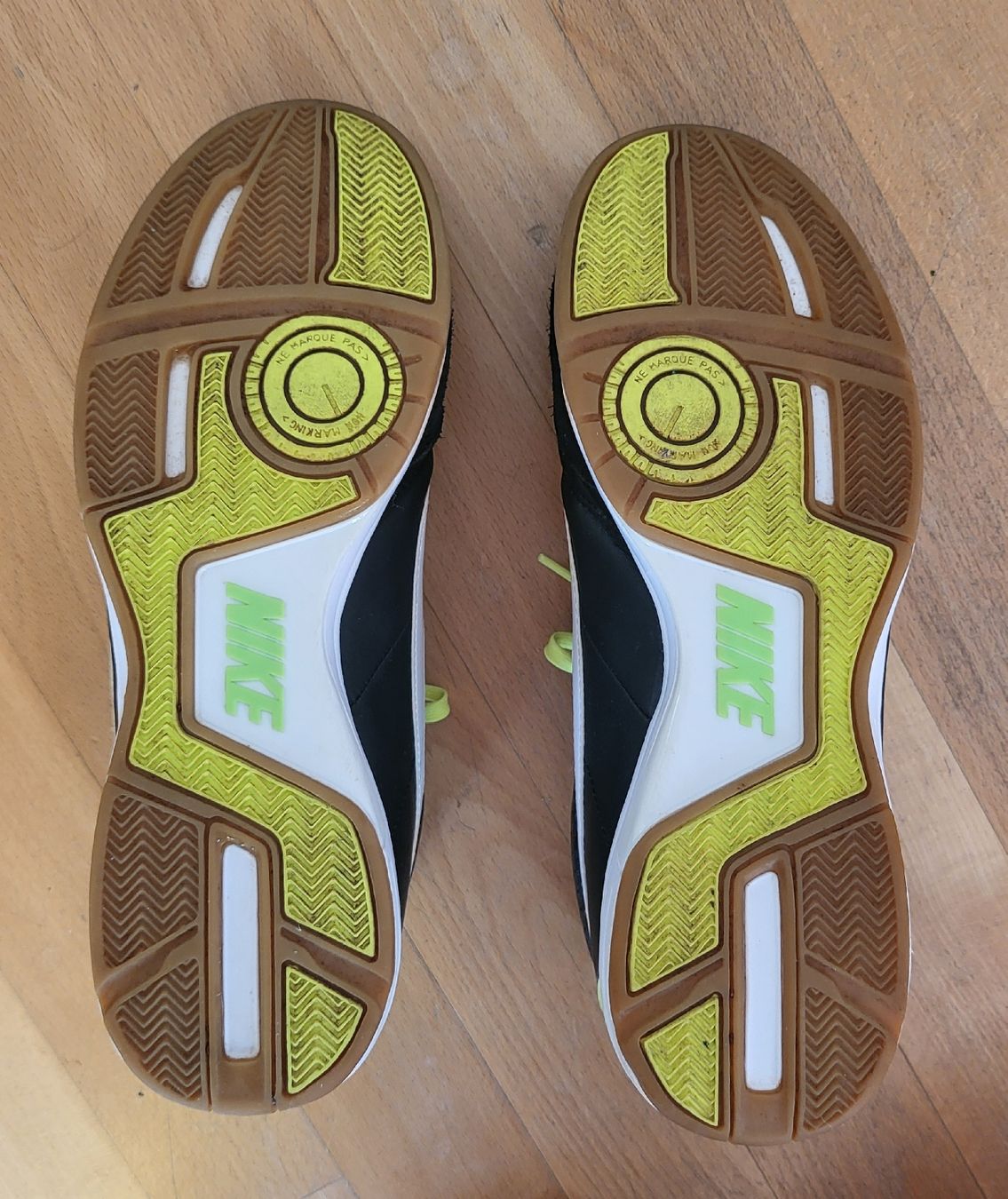 Nike Chaussures hommes: Nike Hallenschuhe Männer, Gr.47 – D'occasion à Embrach par Saphira_007 3