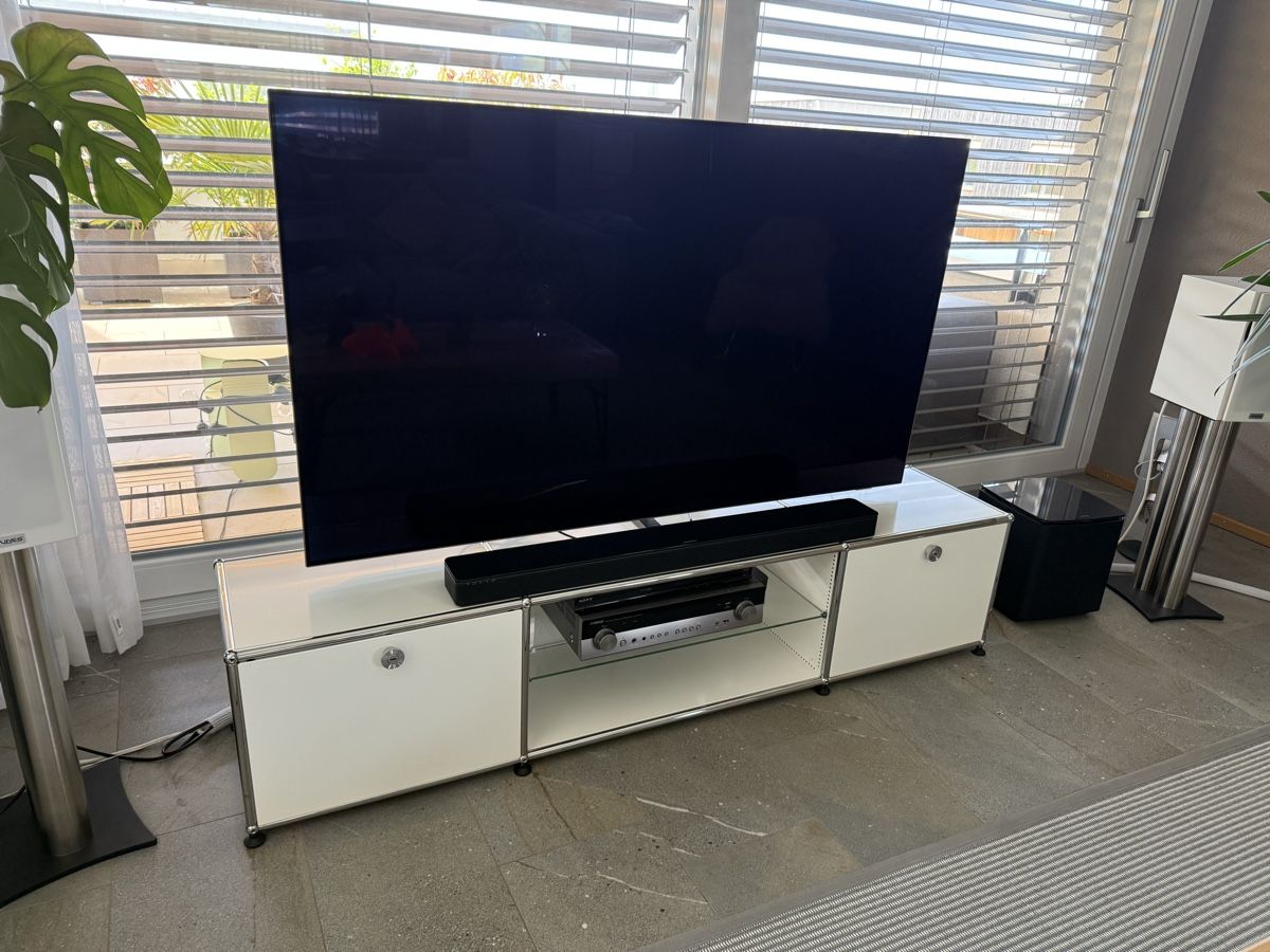 USM Meubles TV: USM Sideboard weiss – D'occasion à Ostermundigen par Schneehaesli08