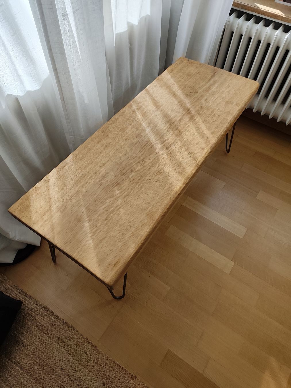 Tische: Holztisch, massive Eiche an einem Stück mit Hairpin Legs – Gebraucht aus Zürich von sofielahanna 6