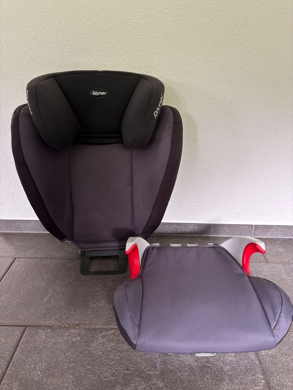 Britax Römer Seggiolini per auto: Britax Römer Kindersitz KID II – Usato da Hasle LU venduto da Monikazu 2