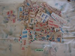 Algerien ca 600 ? Marken = 140 g . mit Papier + Abgelöst