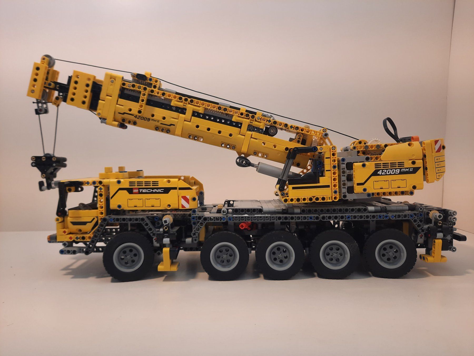 Lego Spielzeuge: LEGO Technik 42009 - Mobiler Kranwagen MK II – Gebraucht aus Bassersdorf von Serayy 2