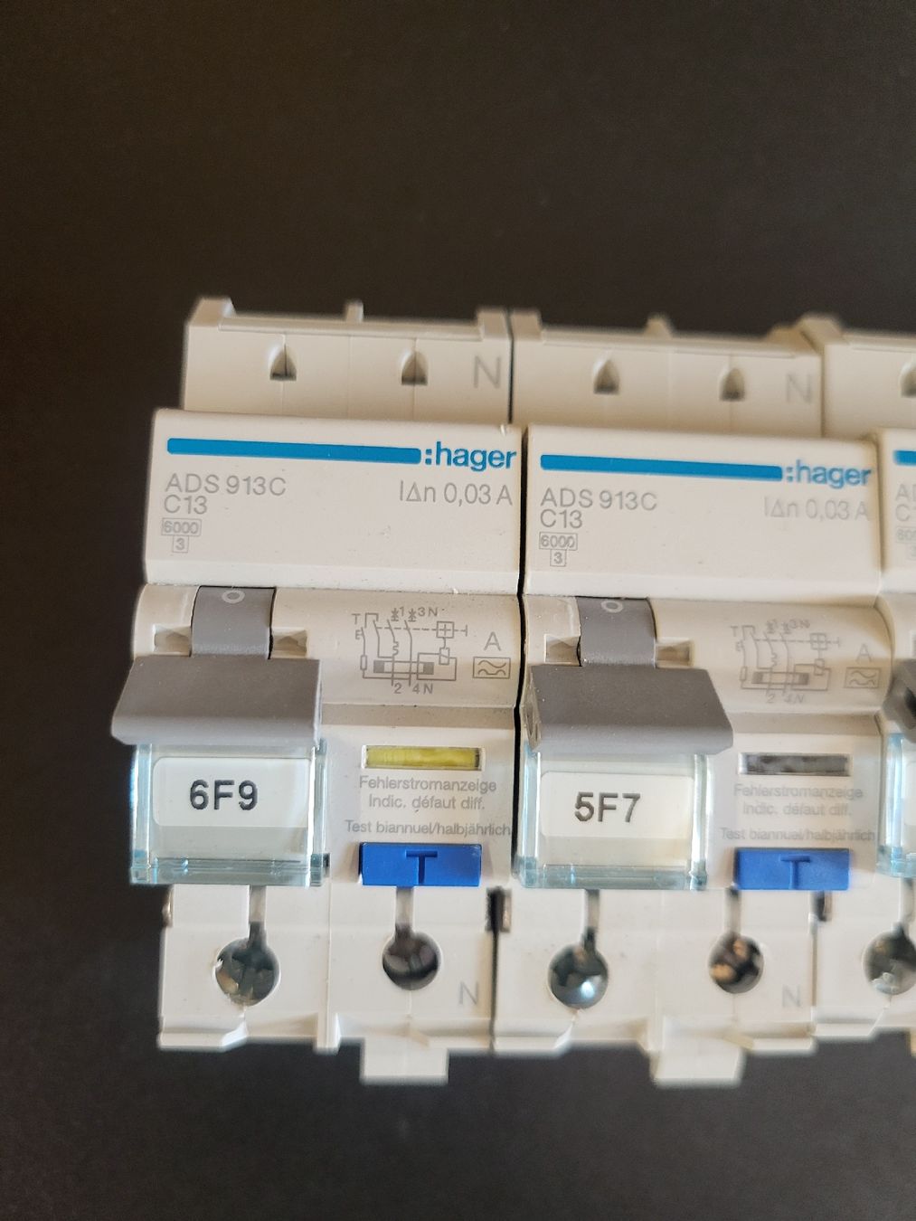 Hager Interruttori: 6er Set FILS C13A, 30mA Hager – Usato da Alpnach Dorf venduto da str_jdw2 1